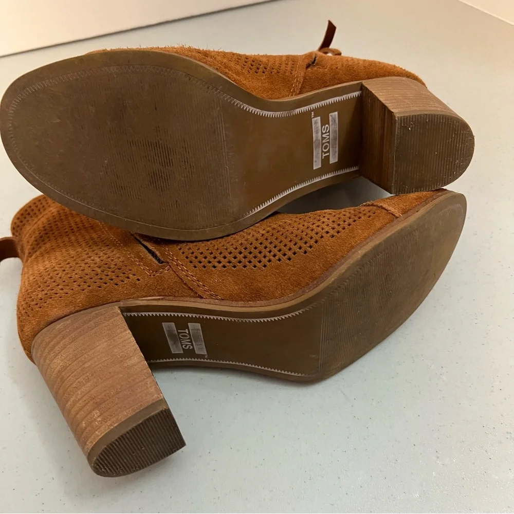 Toms brown suede